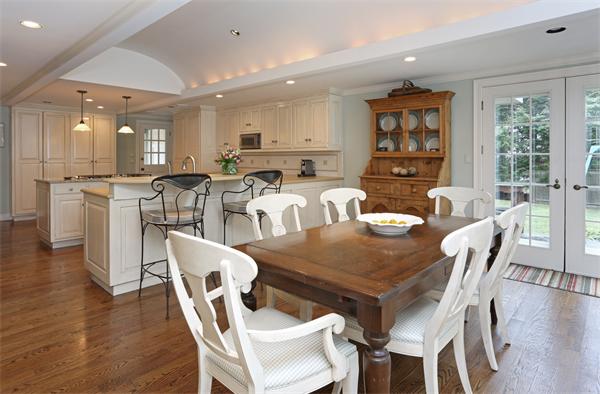 47 Northgate Road Wellesley, MA 02481 - Photo 4 of 9