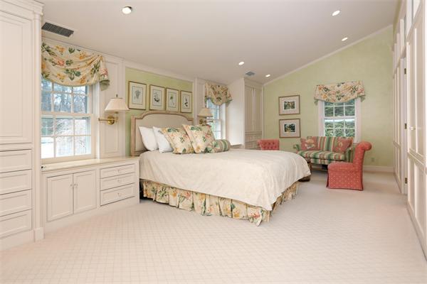 47 Northgate Road Wellesley, MA 02481 - Photo 6 of 9