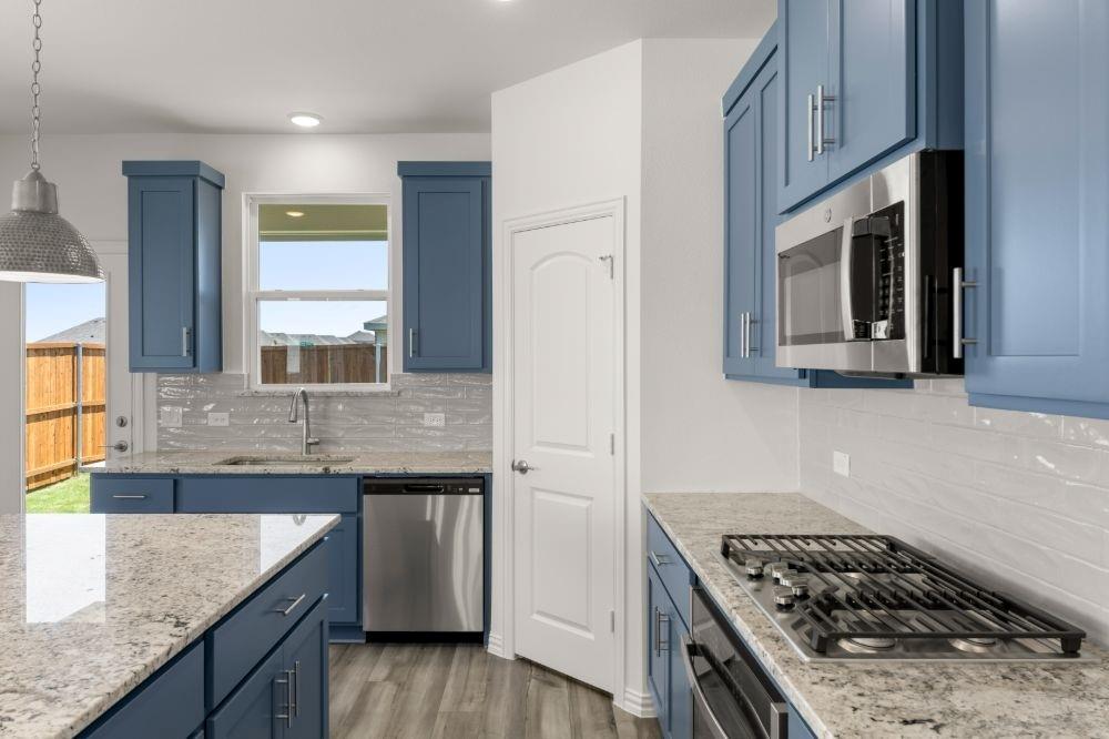 1405 Grove Pond Road Forney, TX 75126 - Photo 18 of 33 18. 1405 Grove Pond - Kitchen (3)