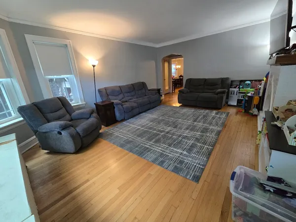 $785,000 | 5910 North Campbell Avenue, Chicago, IL 60659