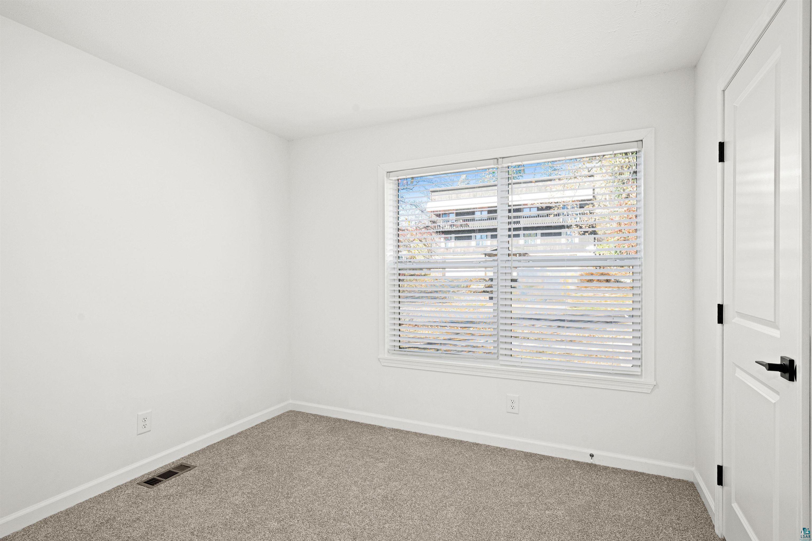 1914 East 1st Street Duluth, MN 55812 - Photo 24 of 26 Bedroom or extra den/office near full bathroom.