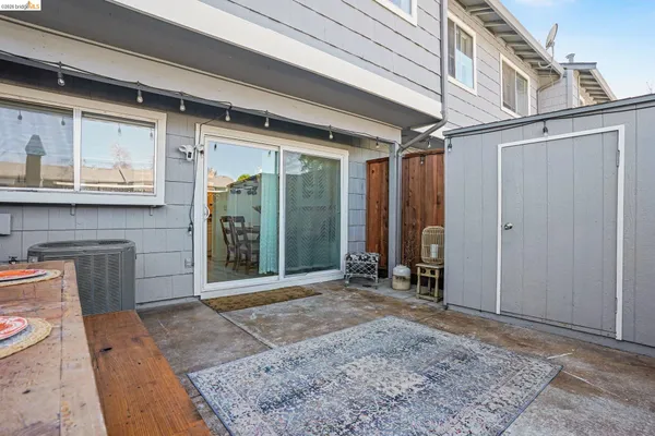 a view of a entrance door of the house