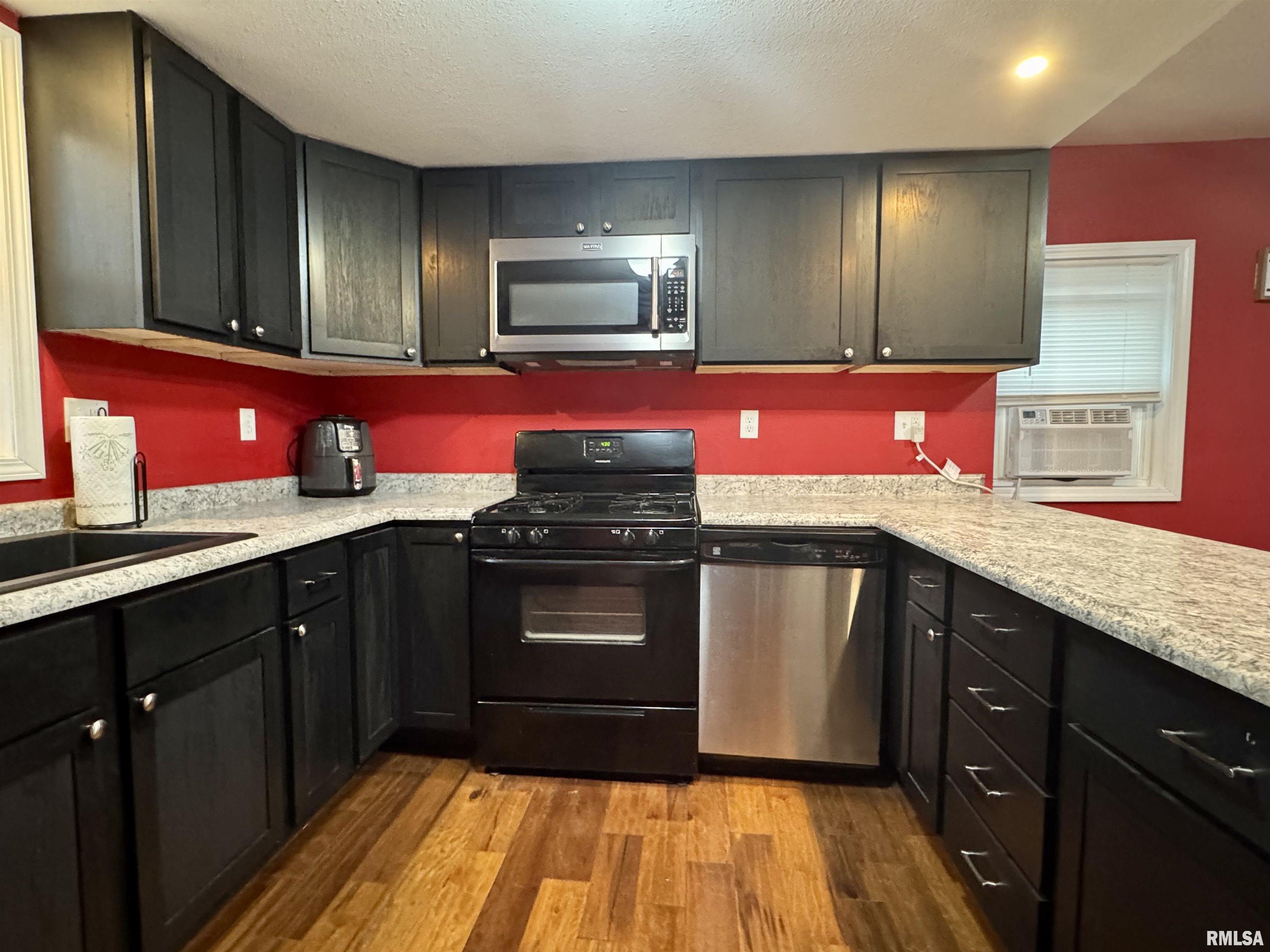 460 Cole Street Bushnell, IL 61422 - Photo 12 of 26