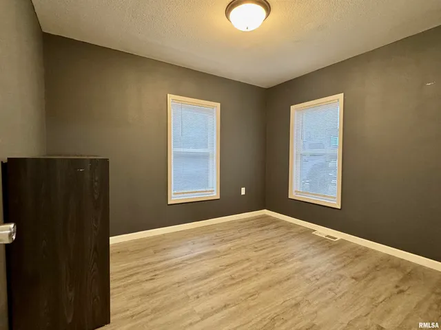 $77,000 | 460 Cole Street, Bushnell, IL 61422