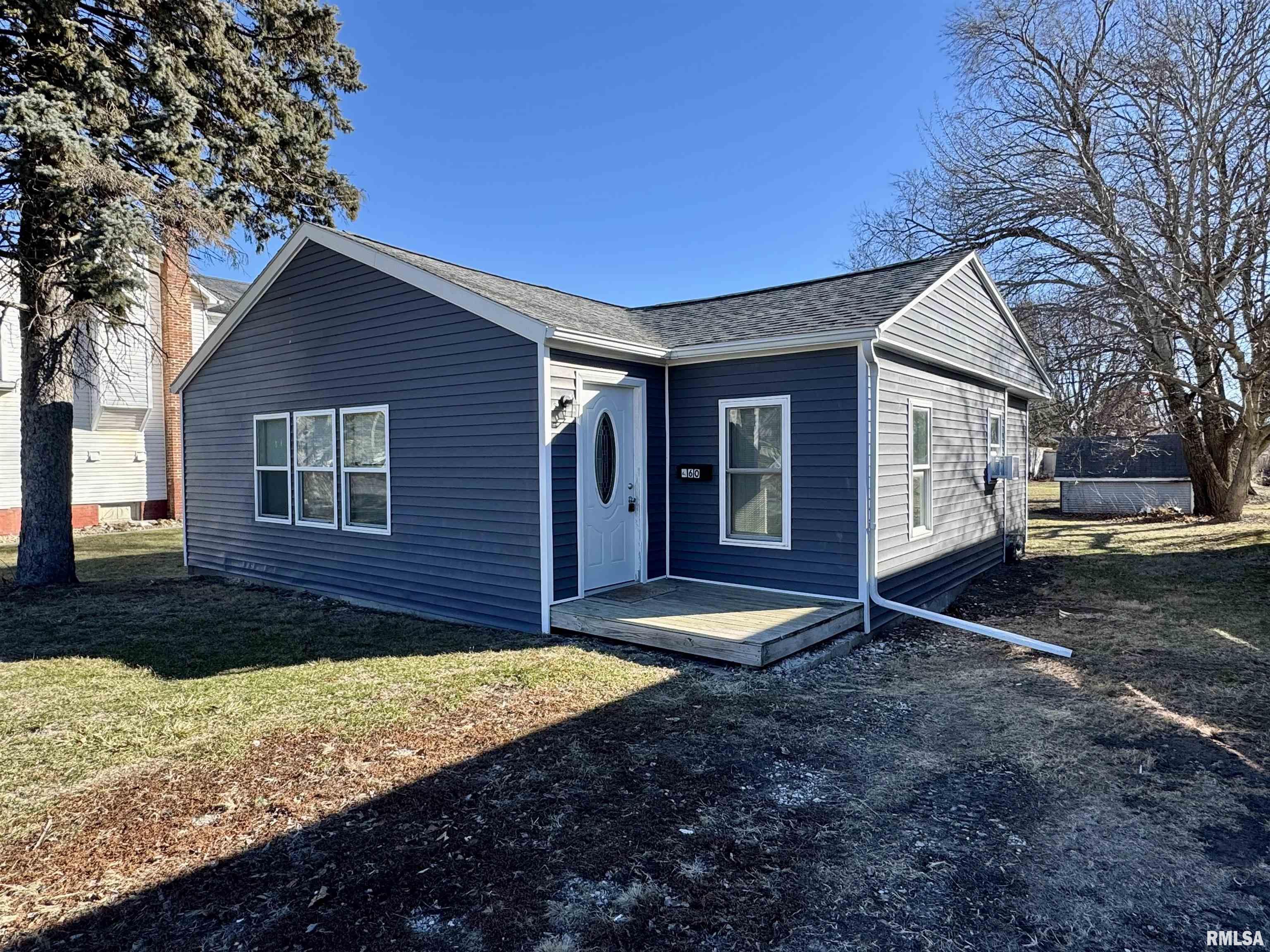 460 Cole Street Bushnell, IL 61422 - Photo 2 of 26