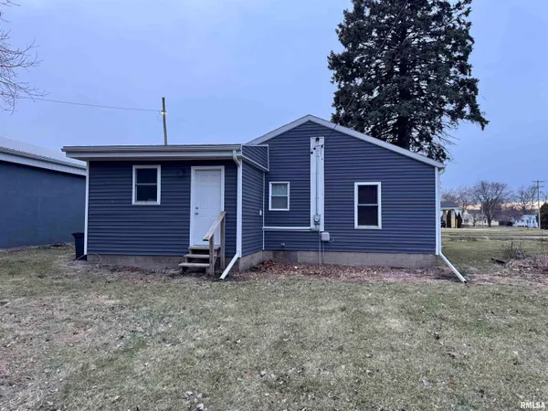 $74,000 | 460 Cole Street, Bushnell, IL 61422