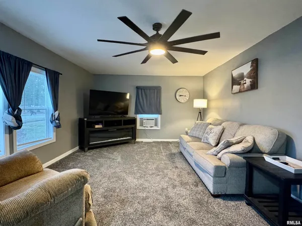 $74,000 | 460 Cole Street, Bushnell, IL 61422