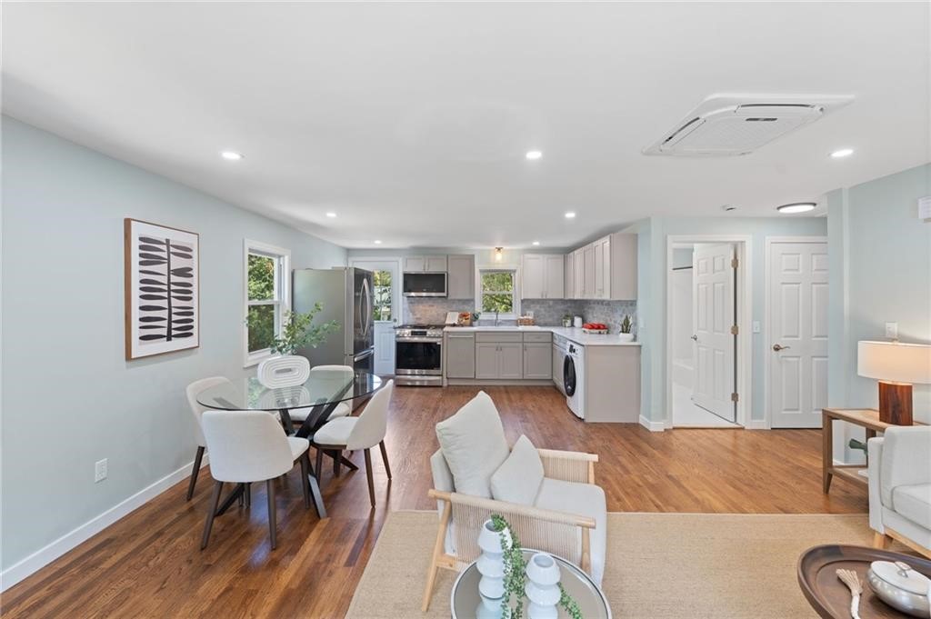 7 Laneway Court, Unit B Narragansett, RI 02882 - Photo 2 of 20