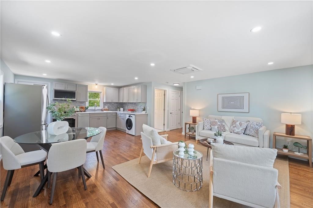 7 Laneway Court, Unit B Narragansett, RI 02882 - Photo 4 of 20