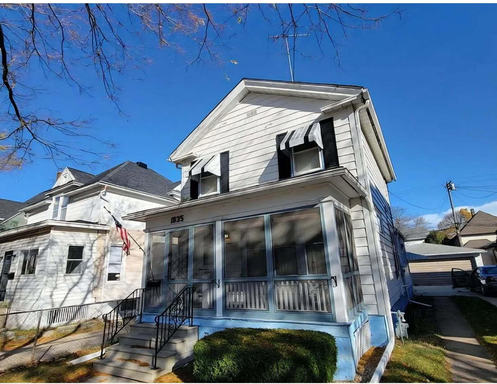 1835 Grand Ave - Front