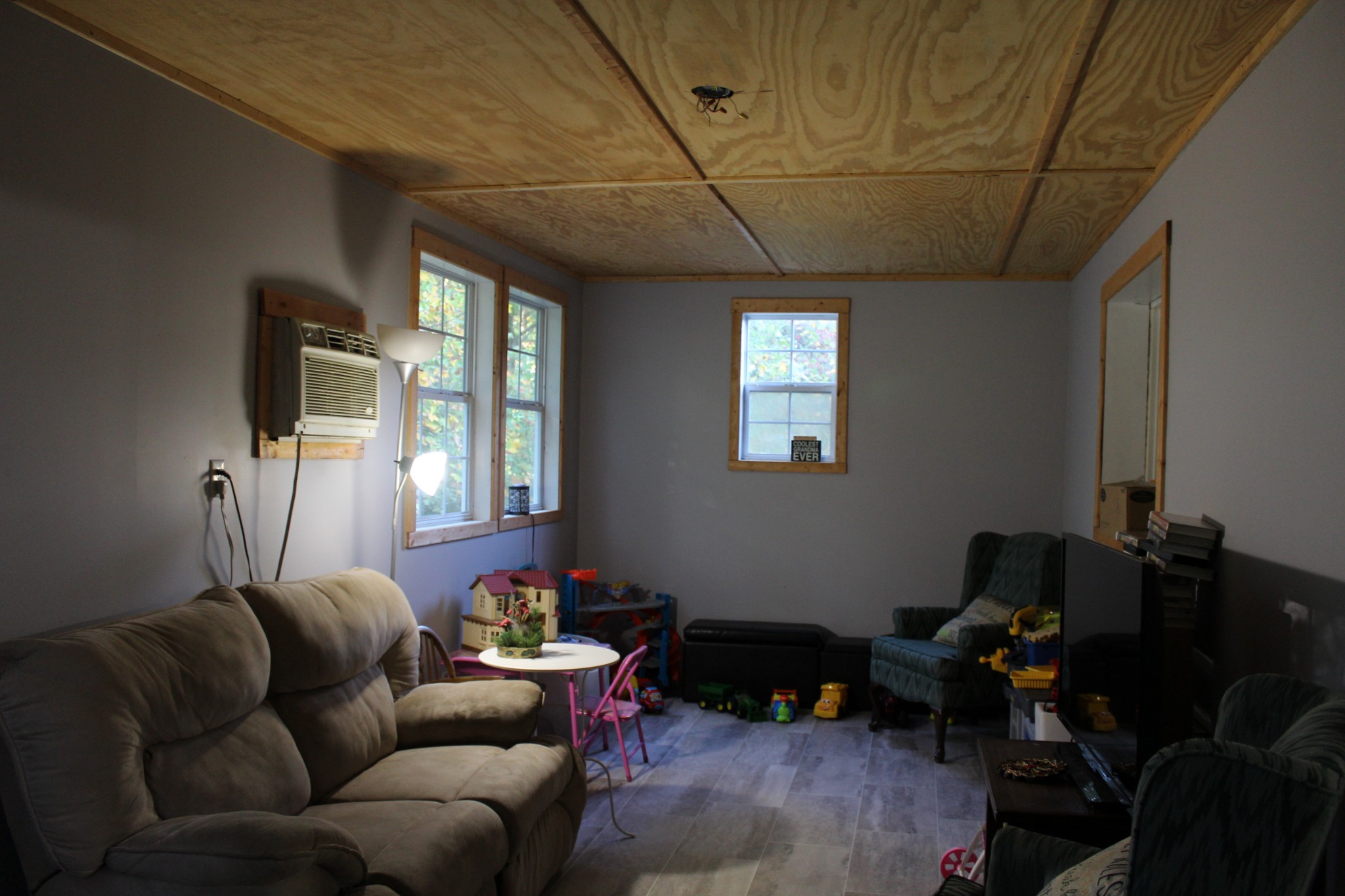 115 Day Lane Tennessee Ridge, TN 37178 - Photo 17 of 22 a living room with furniture chess board and a window