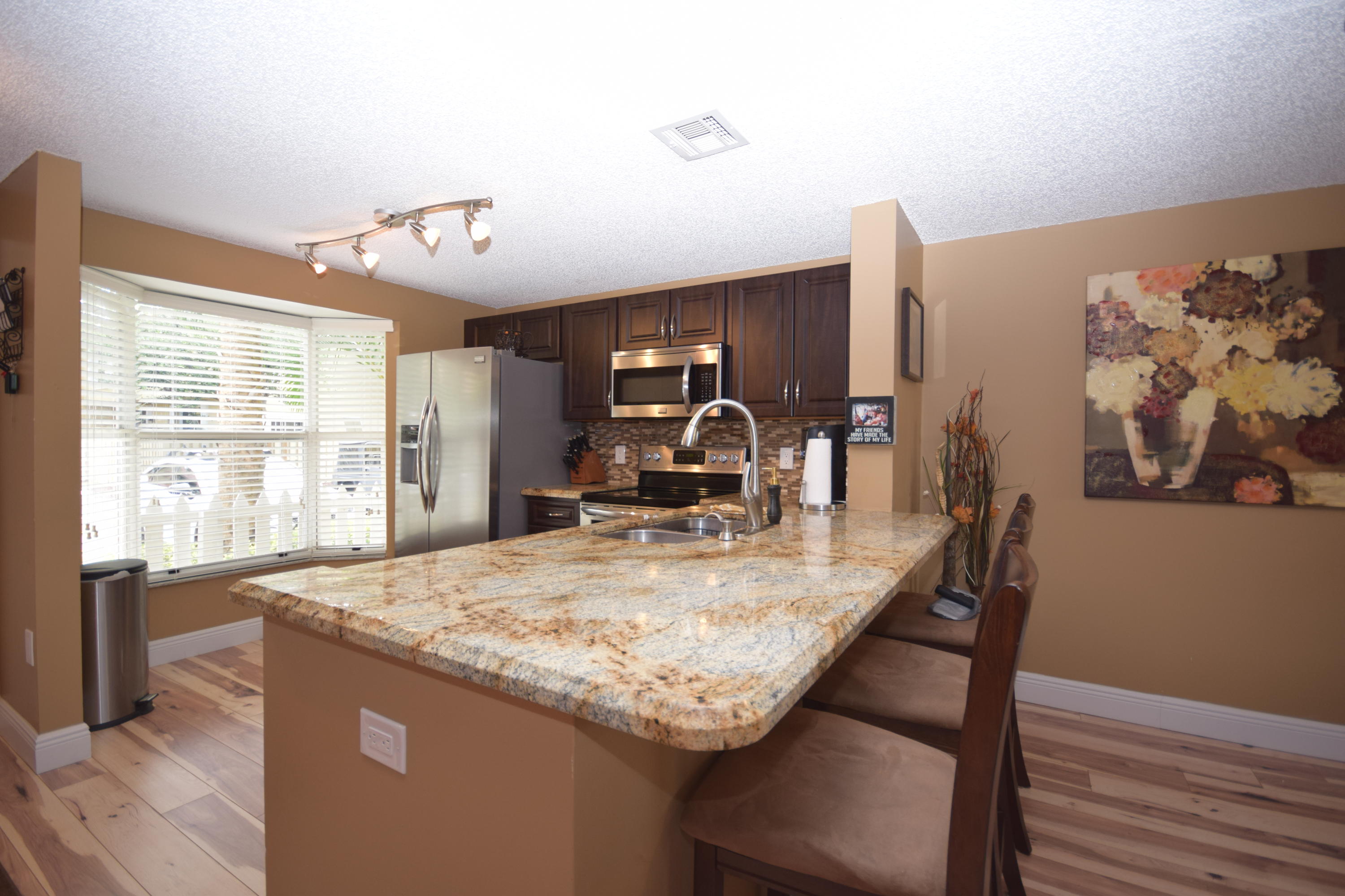 1058 Jeffery Street Boca Raton, FL 33487 - Photo 3 of 22 DSC_0048
