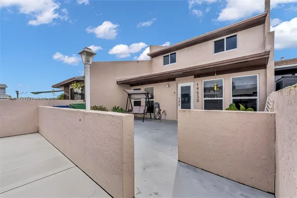 $525,000 | 19530 Northwest 55th Cir Place, Miami Gardens, FL 33055