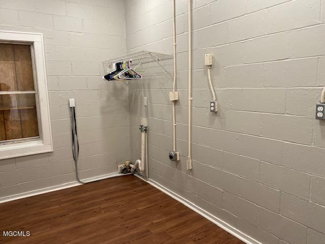 5035 Annunciation Road Kiln, MS 39556 - Photo 17 of 18 5035 annun laundry rm