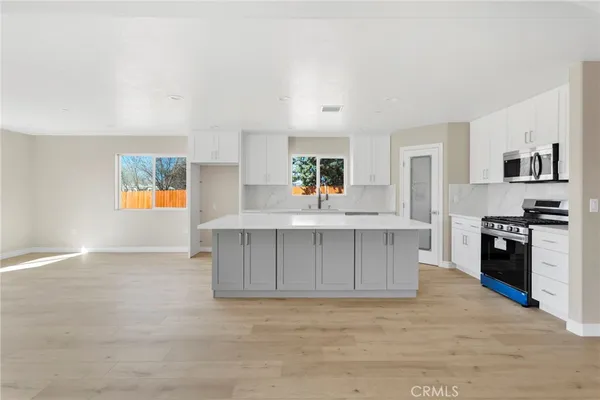 $609,000 | 10704 11th Avenue, Hesperia, CA 92345