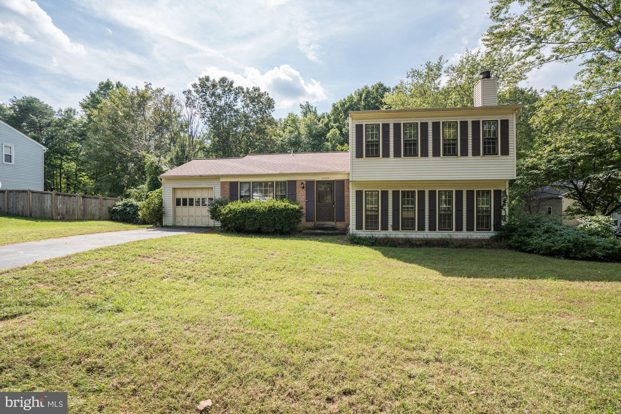 12329 Coleraine Court Reston, VA 20191 - Photo 3 of 14 Exterior (Front)