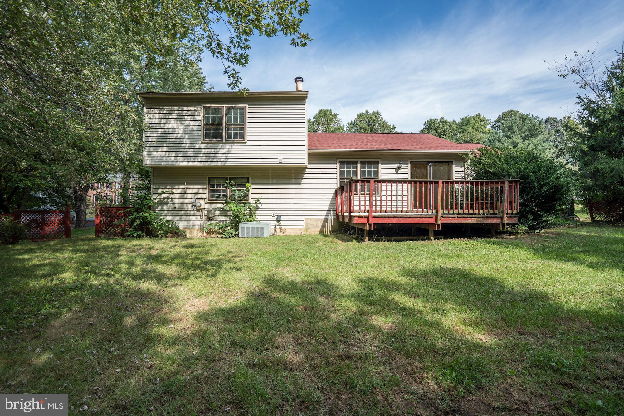 12329 Coleraine Court Reston, VA 20191 - Photo 5 of 14 Exterior (Rear)