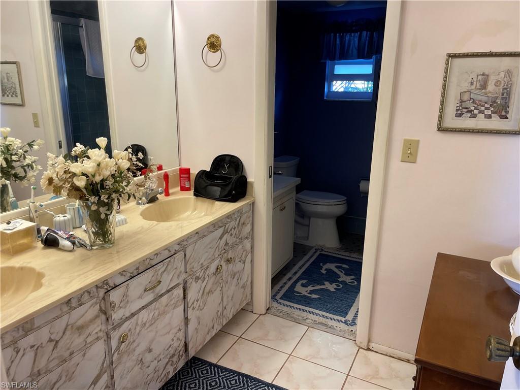 126 Teryl Road, Unit 3 Naples, FL 34112 - Photo 9 of 13 Master Split Bath
