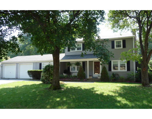 215 Mallowhill Road Springfield, MA 01129 - Photo 1 of 5