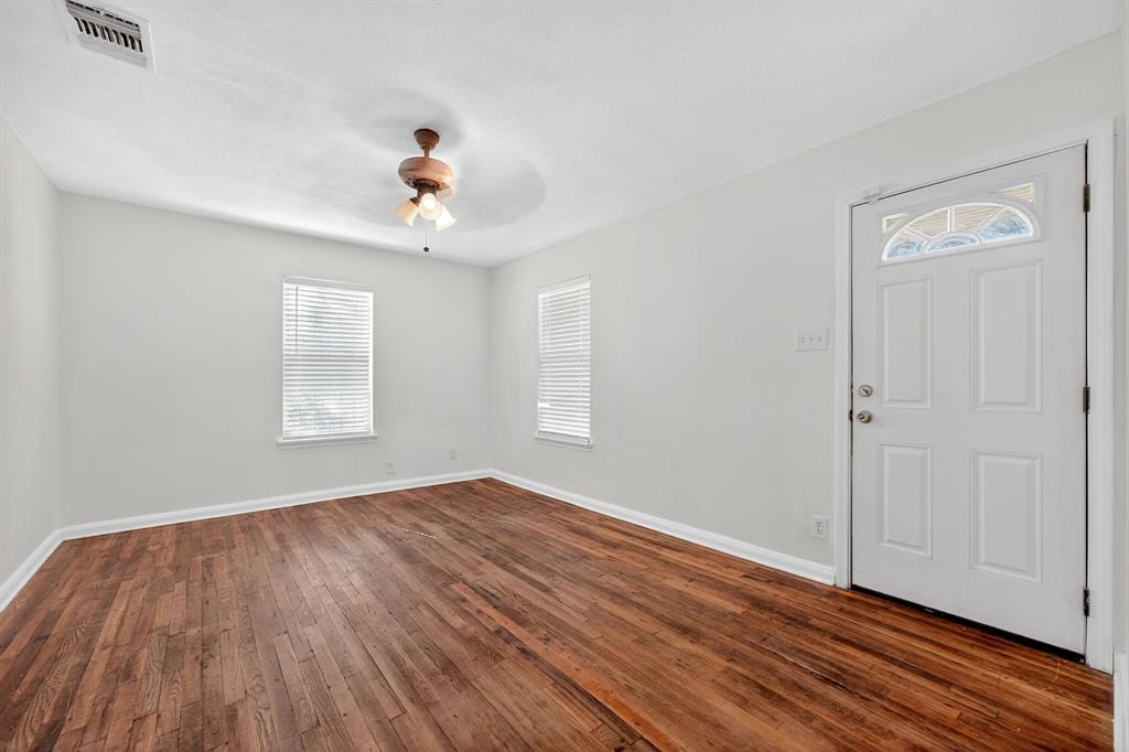 106 East Belt Line Road Wilmer, TX 75172 - Photo 3 of 27