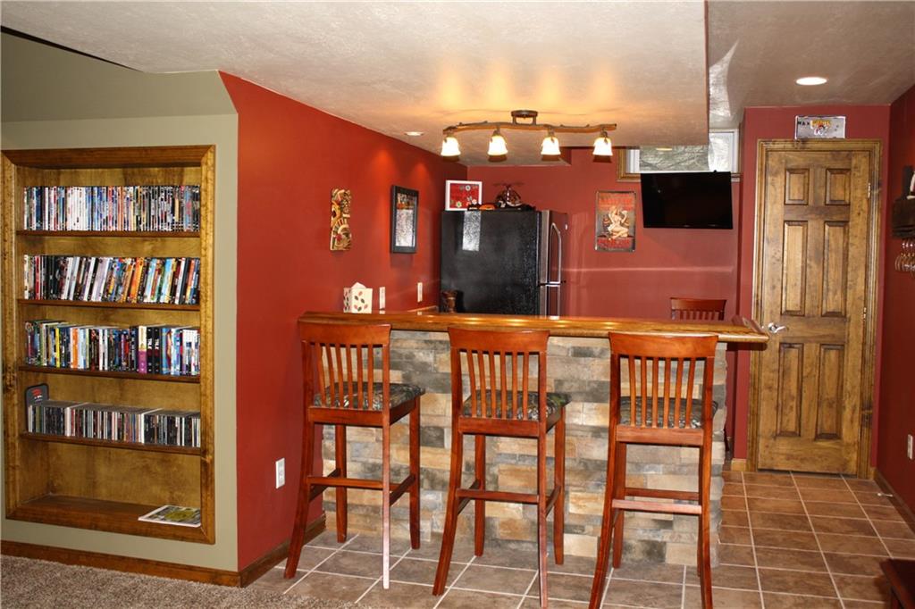 157 Robinson Run Road Butler, PA 16002 - Photo 19 of 24 Built in Bar Area