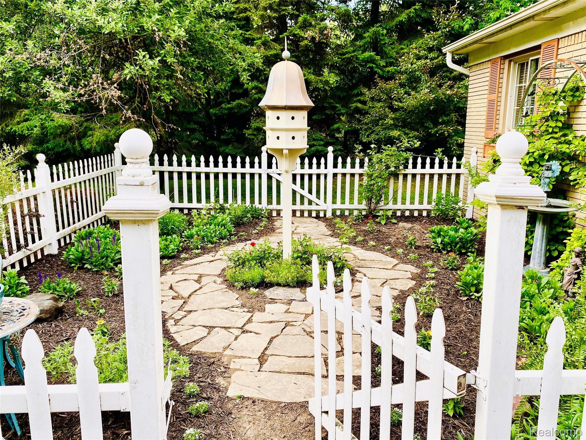 27117 Bell Road New Boston, MI 48164 - Photo 10 of 49 IMG_7999.jpg