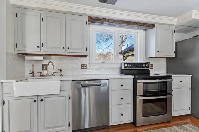 $615,000 | 230 Beachwood Avenue, Kennebunkport, ME 04046