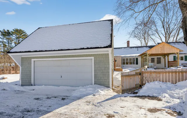 $615,000 | 230 Beachwood Avenue, Kennebunkport, ME 04046