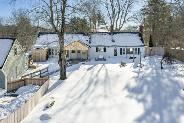 $615,000 | 230 Beachwood Avenue, Kennebunkport, ME 04046