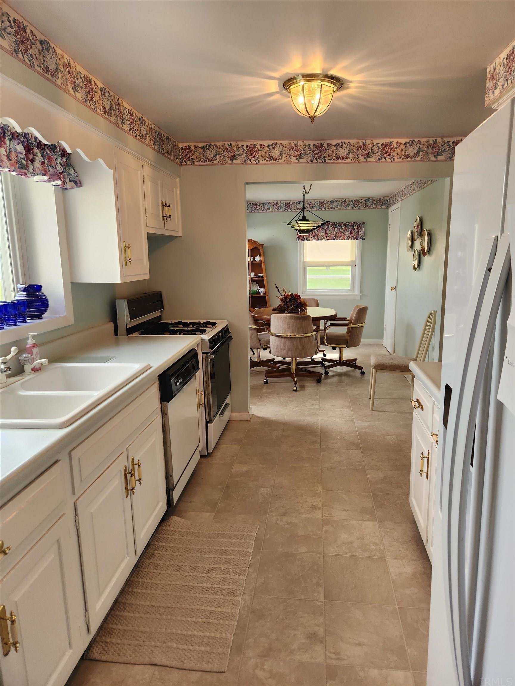 14503 Souder Road Leo, IN 46765 - Photo 7 of 22