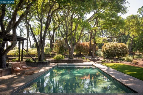 a view of outdoor space