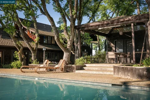 a view of outdoor space