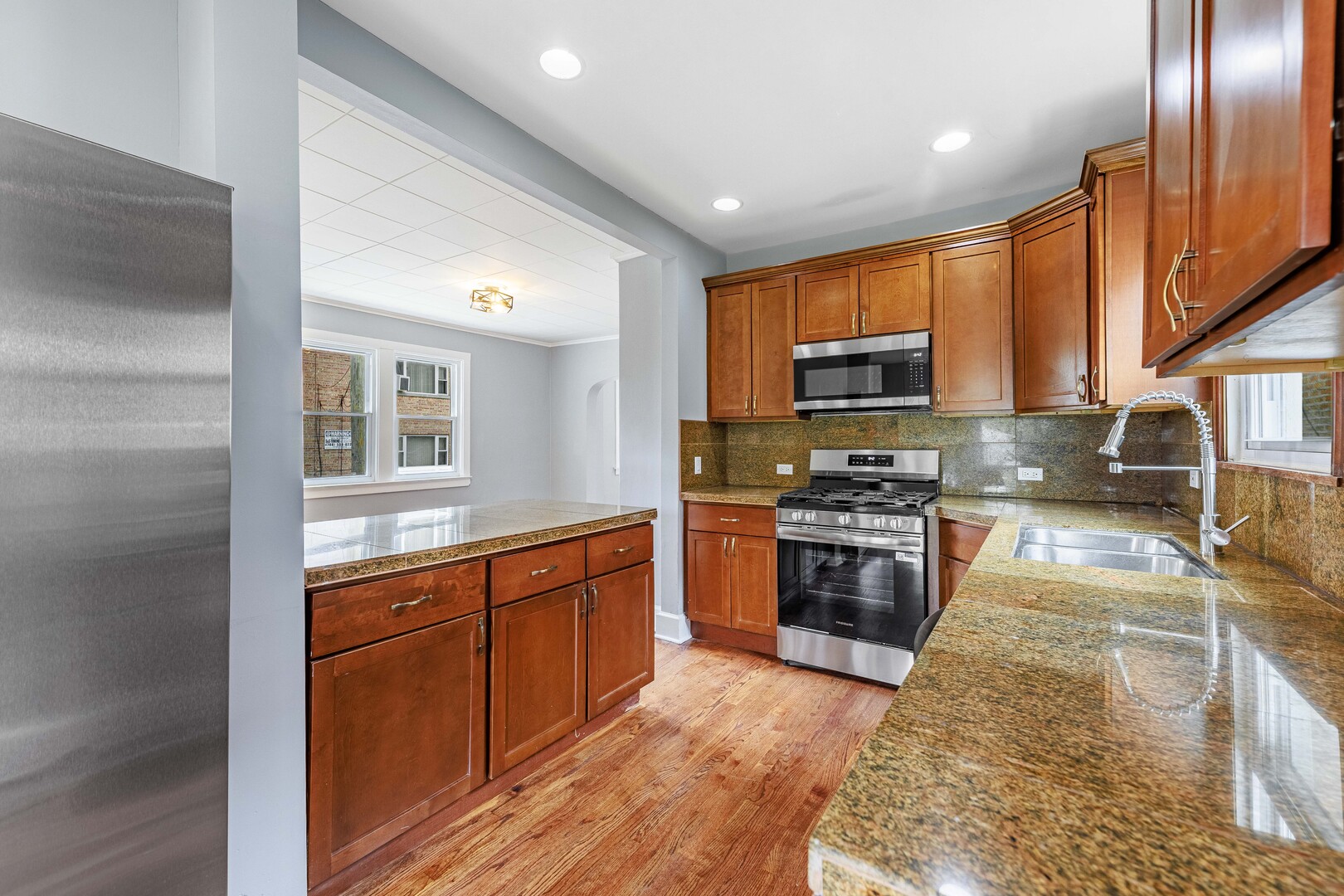 2527 Westover Avenue North Riverside, IL 60546 - Photo 12 of 35