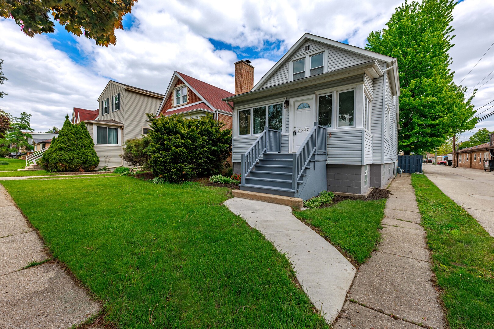 2527 Westover Avenue North Riverside, IL 60546 - Photo 2 of 35