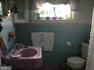 3616 Rexmere Road Baltimore, MD 21218 - Photo 16 of 18 Bath