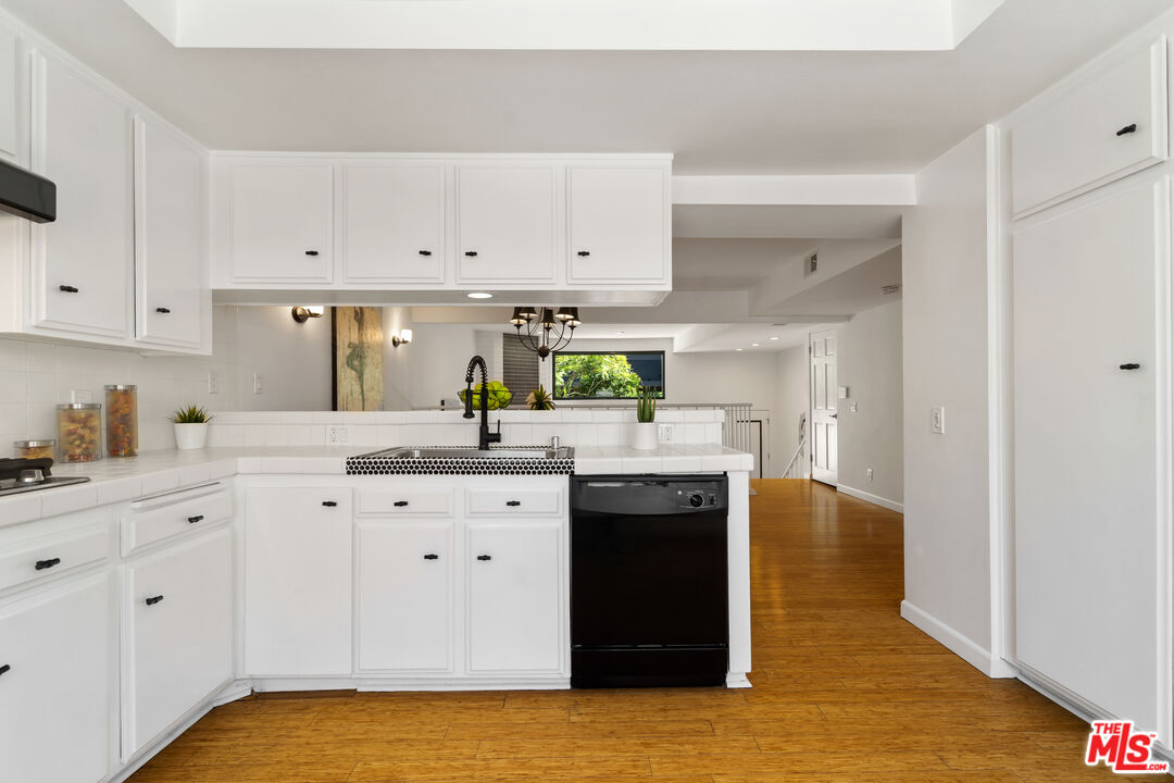 4561 Alla Road, Unit 3 Marina del Rey, CA 90292 - Photo 19 of 39