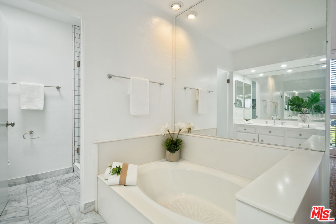 4561 Alla Road, Unit 3 Marina del Rey, CA 90292 - Photo 37 of 39