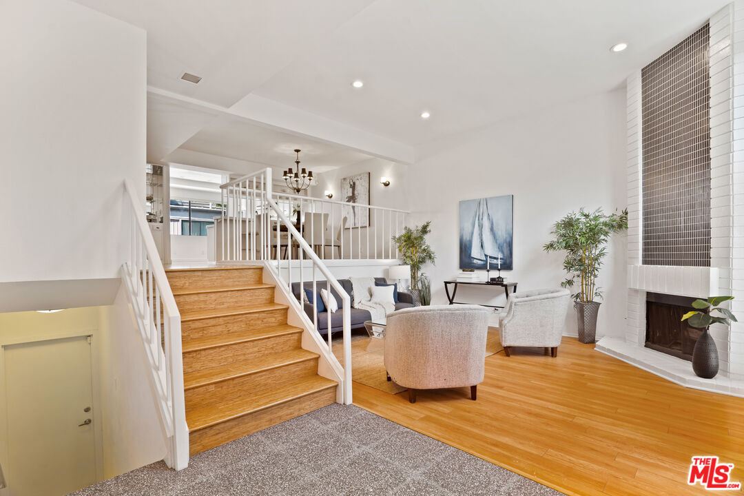 4561 Alla Road, Unit 3 Marina del Rey, CA 90292 - Photo 5 of 39