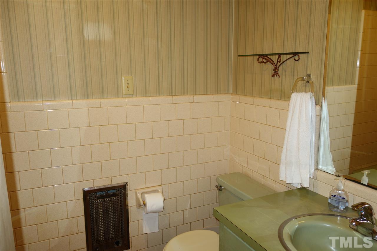 4444 Glebe Road Henderson, NC 27537 - Photo 13 of 19 The other bathroom