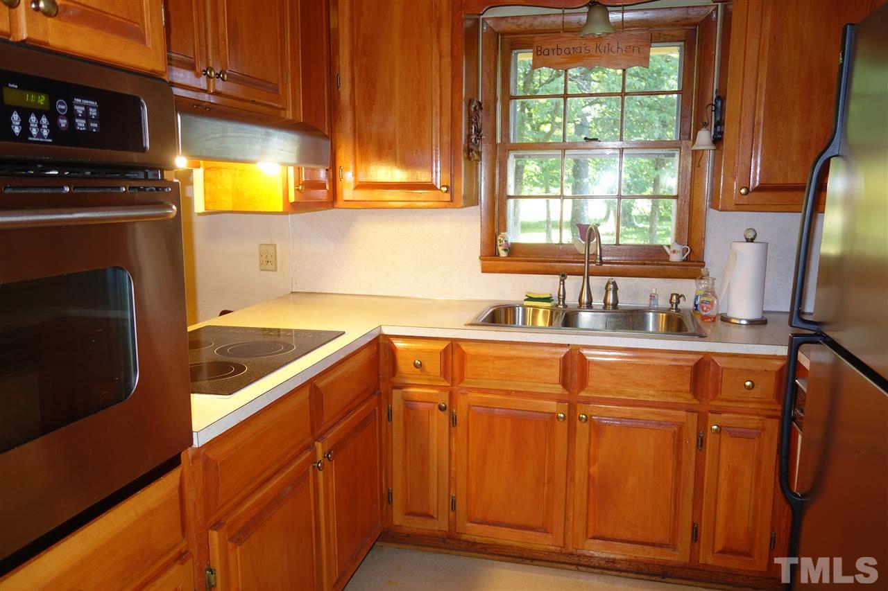 4444 Glebe Road Henderson, NC 27537 - Photo 7 of 19 Kitchen area with oven and cooking service