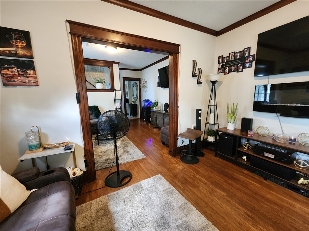674 Parsells Avenue Rochester, NY 14609 - Photo 6 of 19