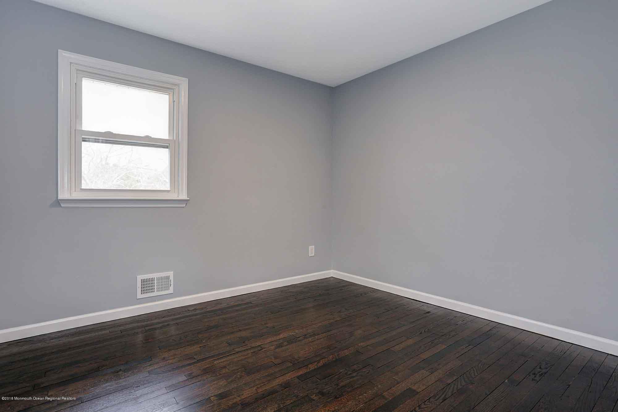 145 Glenbrook Road Freehold, NJ 07728 - Photo 17 of 24 IMG_6313_4_5_fused