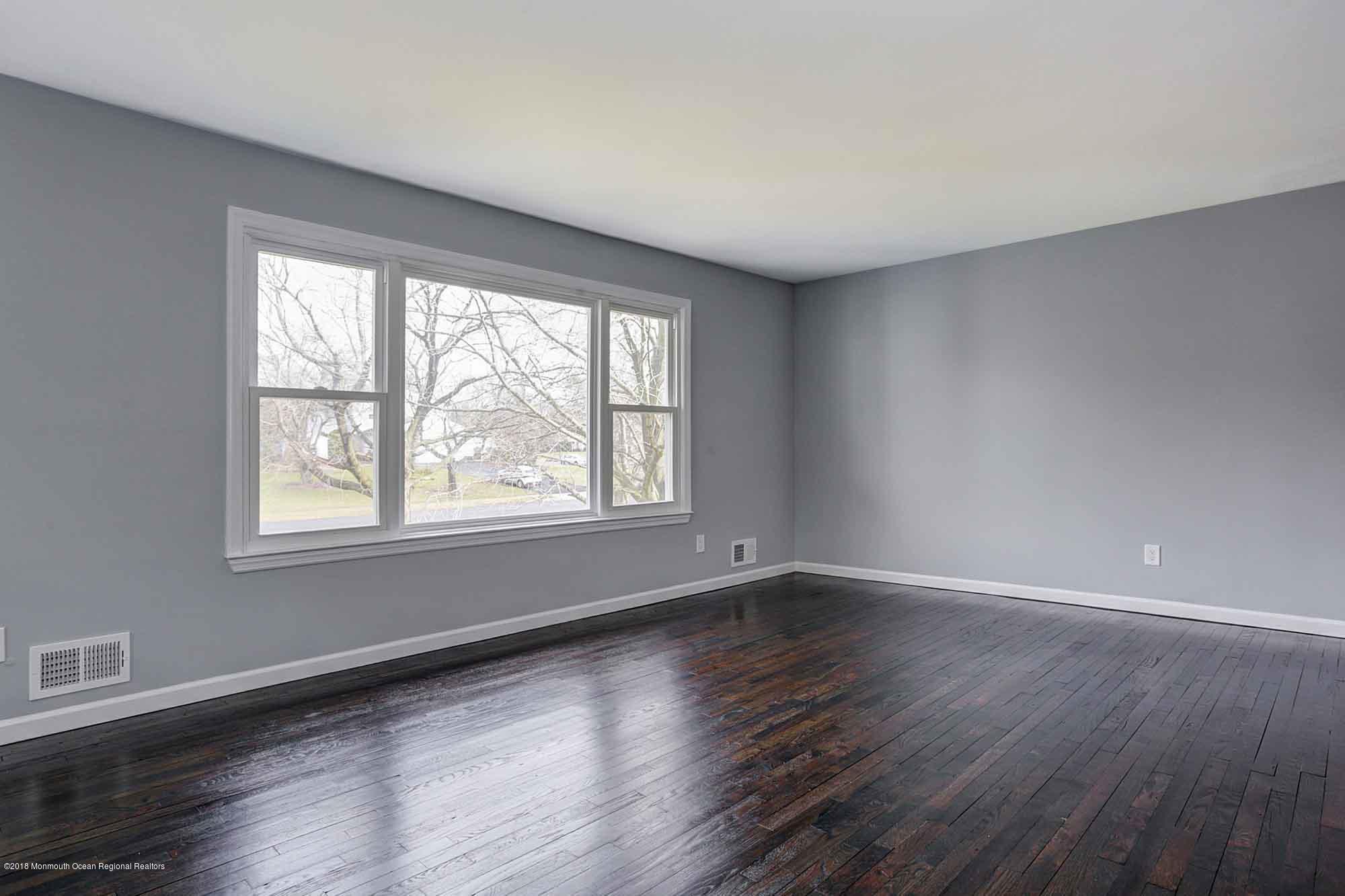 145 Glenbrook Road Freehold, NJ 07728 - Photo 10 of 24 IMG_6282_3_4_5_fused