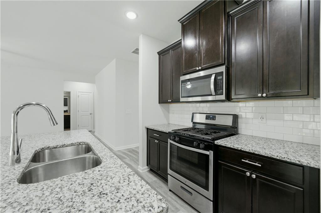 1900 Azure Grove Court Marietta, GA 30008 - Photo 11 of 32