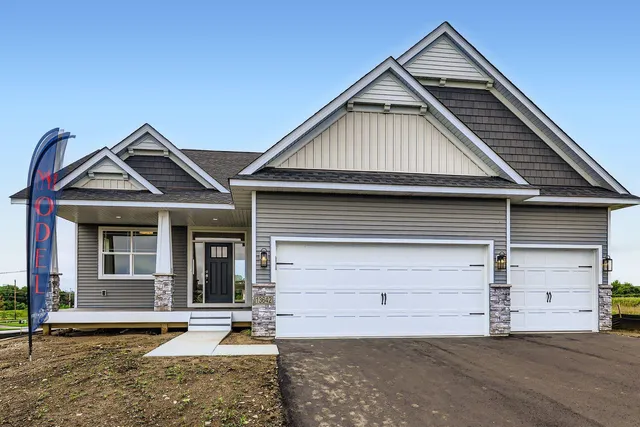 $599,900 | 2931 Trinity Drive, Shakopee, MN 55379