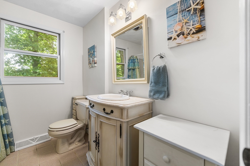 89 Old Andover Road North Reading, MA 01864 - Photo 23 of 42