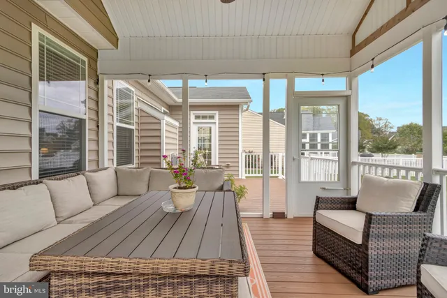 a view of a house with a big yard
