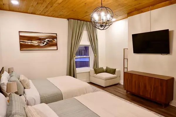 $1,375,000 | 513 West Street, Madison, IN 47250