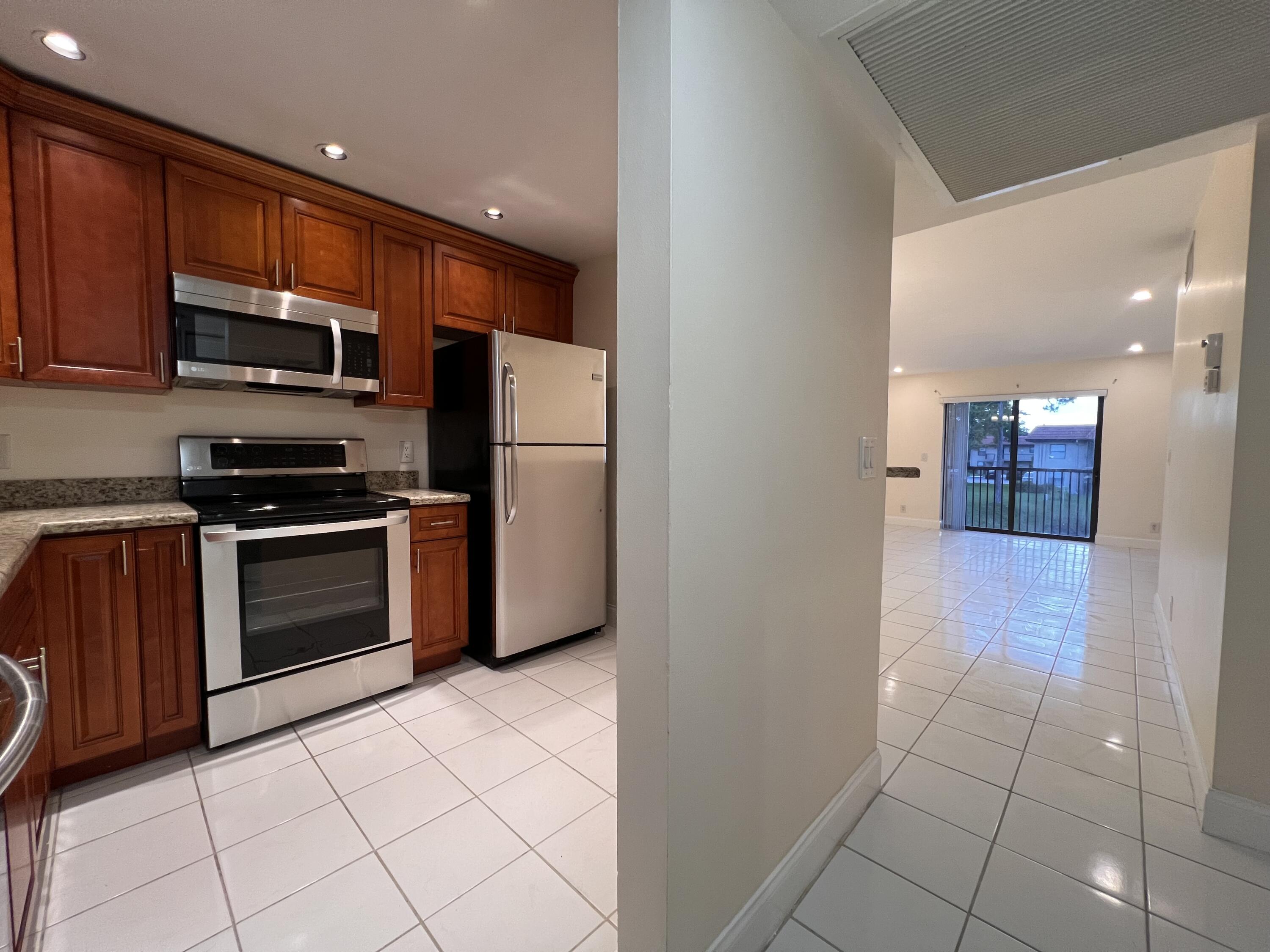 21911 Lake Forest Circle, Unit 206 Boca Raton, FL 33433 - Photo 4 of 28 IMG_4979