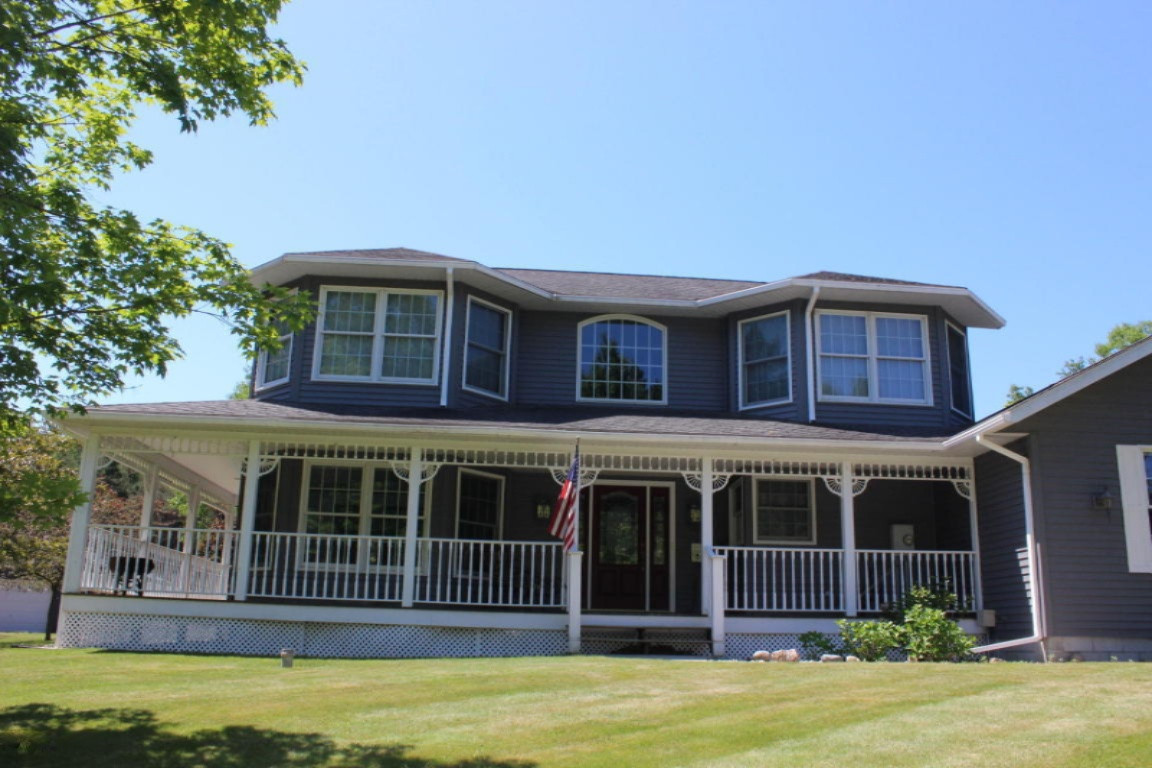 1115 Red Apple Road Manistee, MI 49660 - Photo 1 of 40 20160628173414010734000000-o